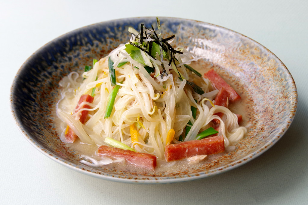 店自慢のそーめんチャンプルー